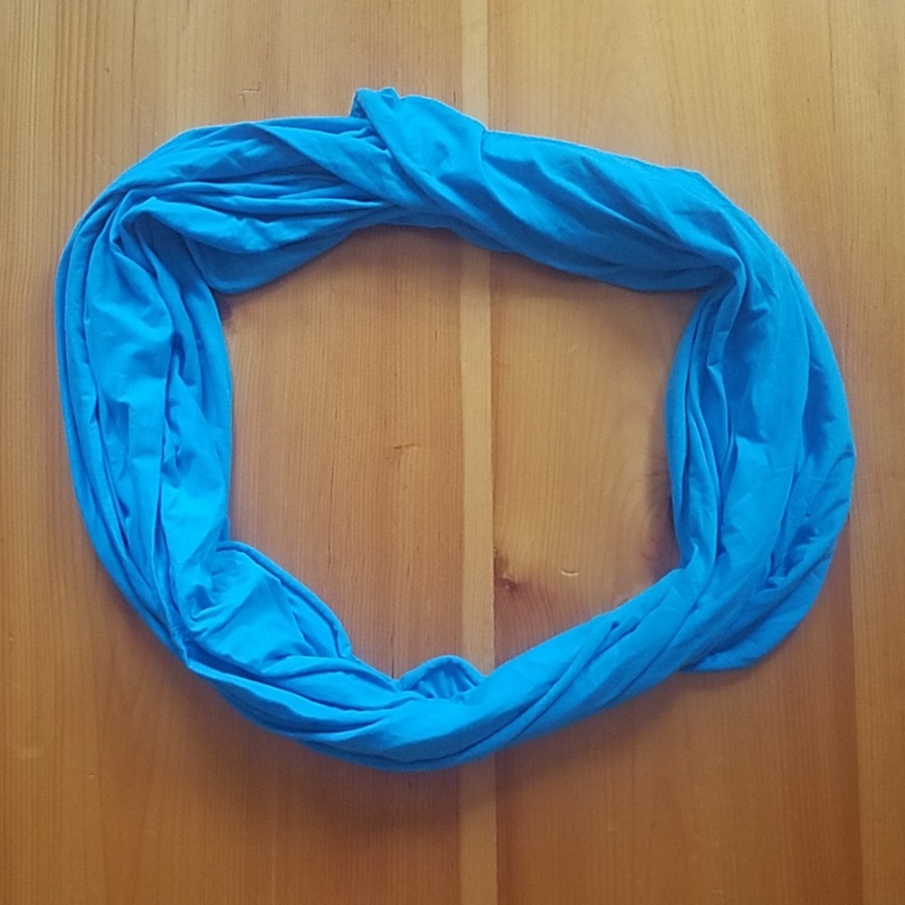 AA circle scarf